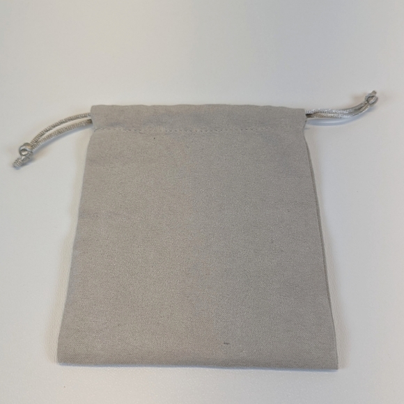 Kendra Scott Dust Bags for Jewelry - Picture 2 of 4